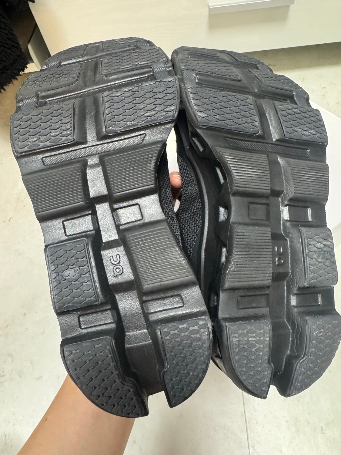 [255] 온러닝 파프 블랙 마그넷 상품이미지3