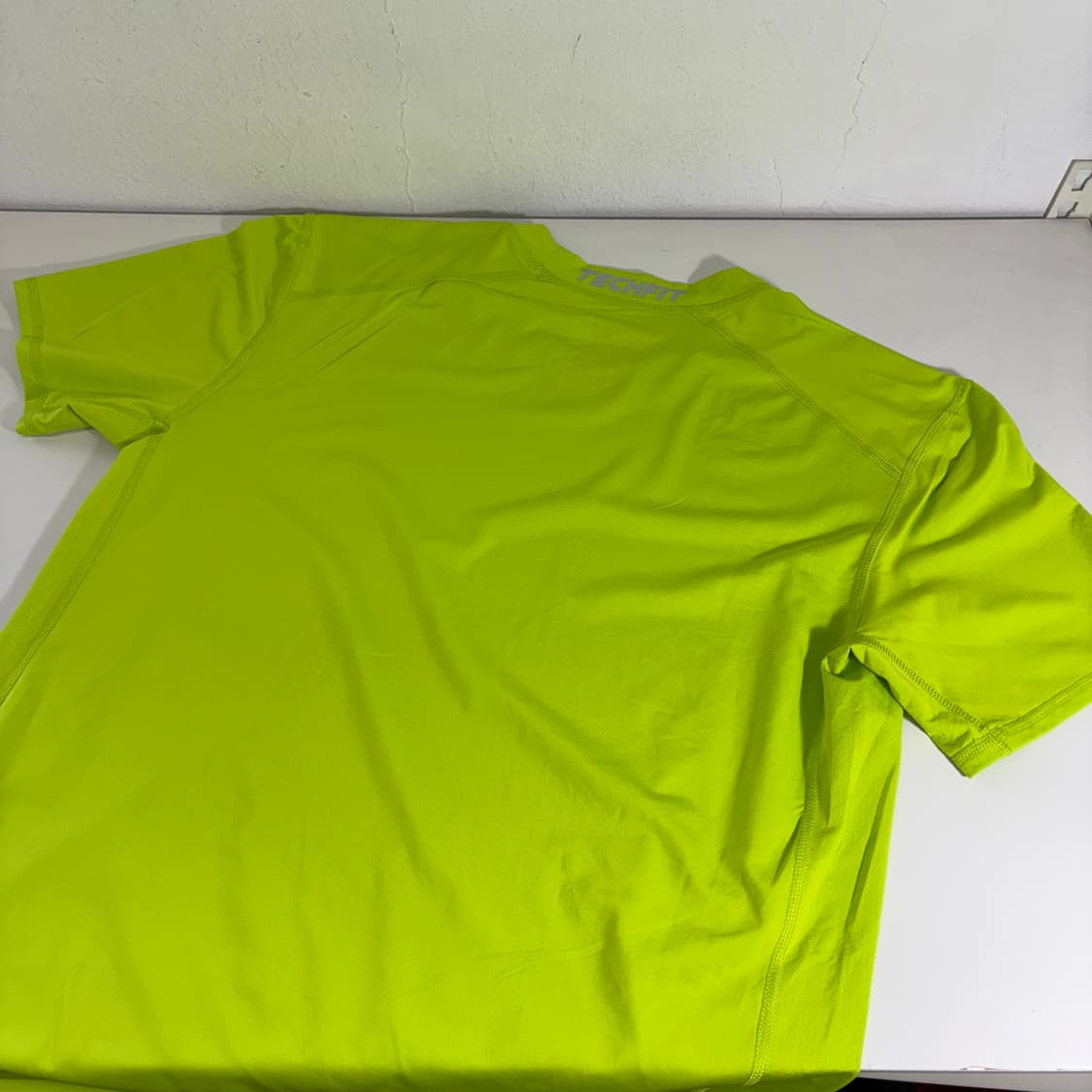 XL-XXL 아디다스헬스 형광 테크핏 트레이닝컴뱃반팔 상품이미지3