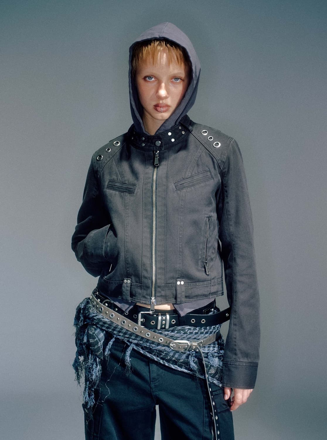 베이컨트 아카이브 우먼 루이스 라이더 아일렛 자켓 차콜 상품이미지1