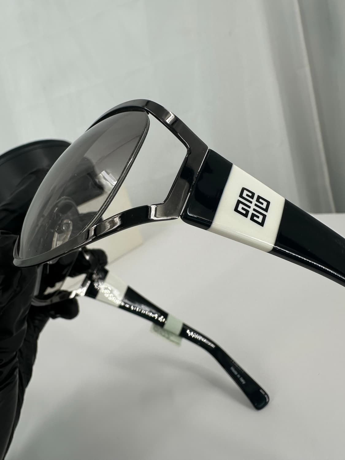 [새상품 무료배송] 정품 지방시 Made in Italy 선글라스 상품이미지2