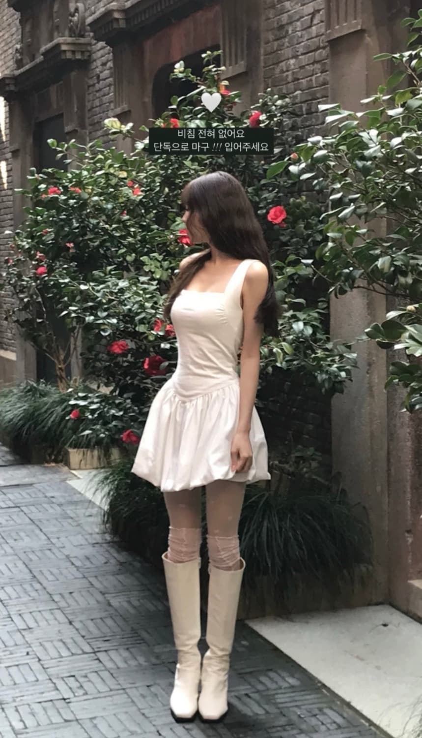 클라우드이모션 벨로 스퀘어 볼륨 원피스 화이트 상품이미지1