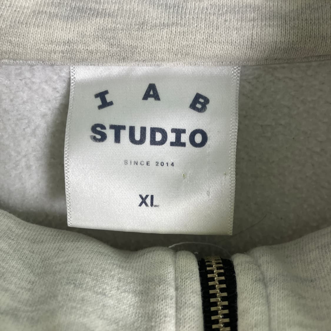 아이앱 스튜디오 라이트 그레이 하프 집 풀오버 XL 상품이미지3