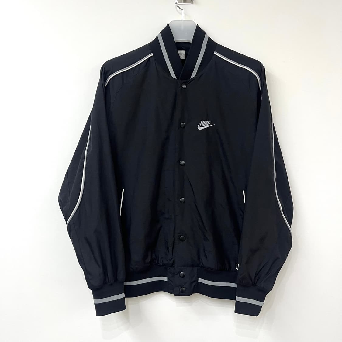 나이키 올드스쿨 스우시 나일론 바시티 자켓 상품이미지2