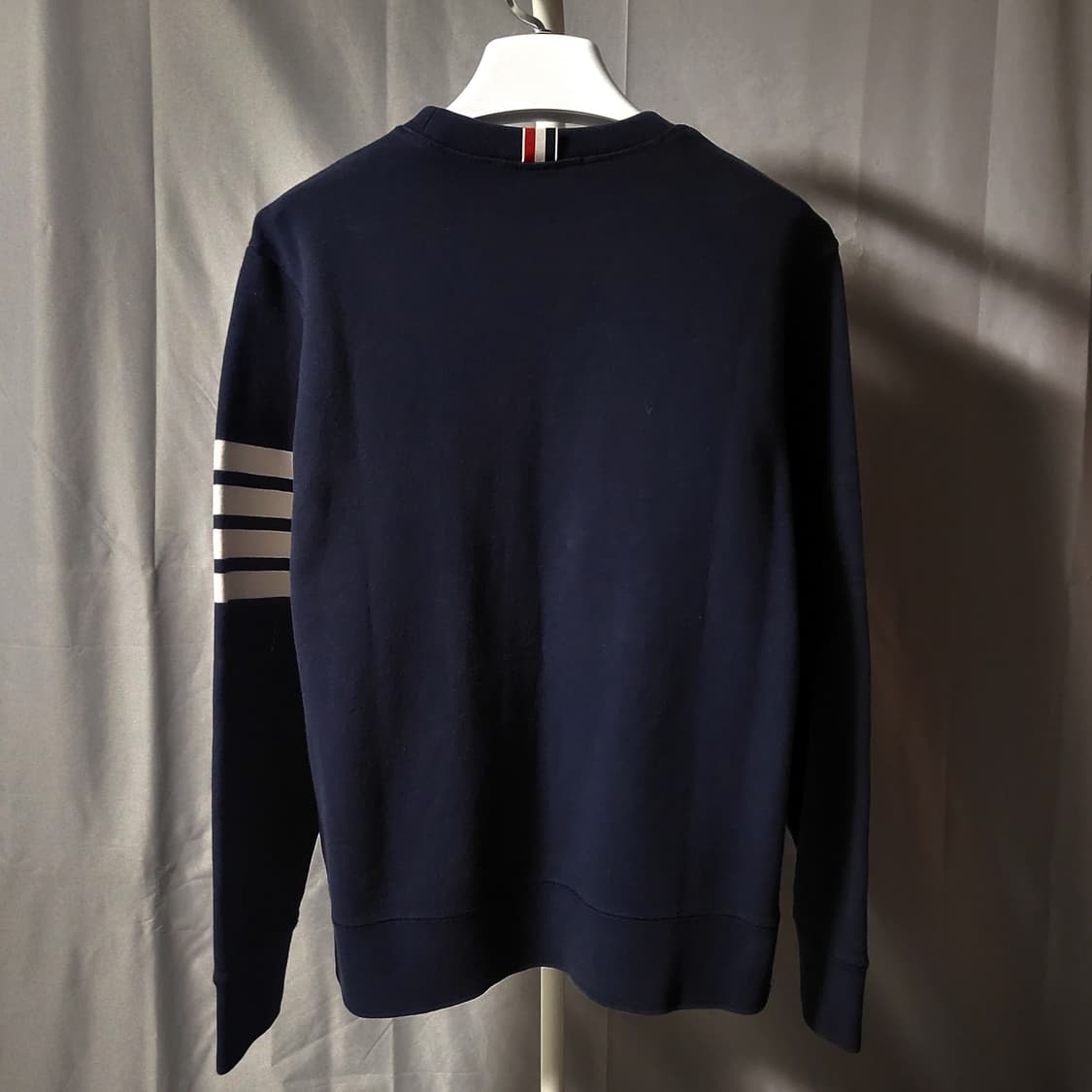 [2 size]톰브라운 사선완장 맨투맨 상품이미지2