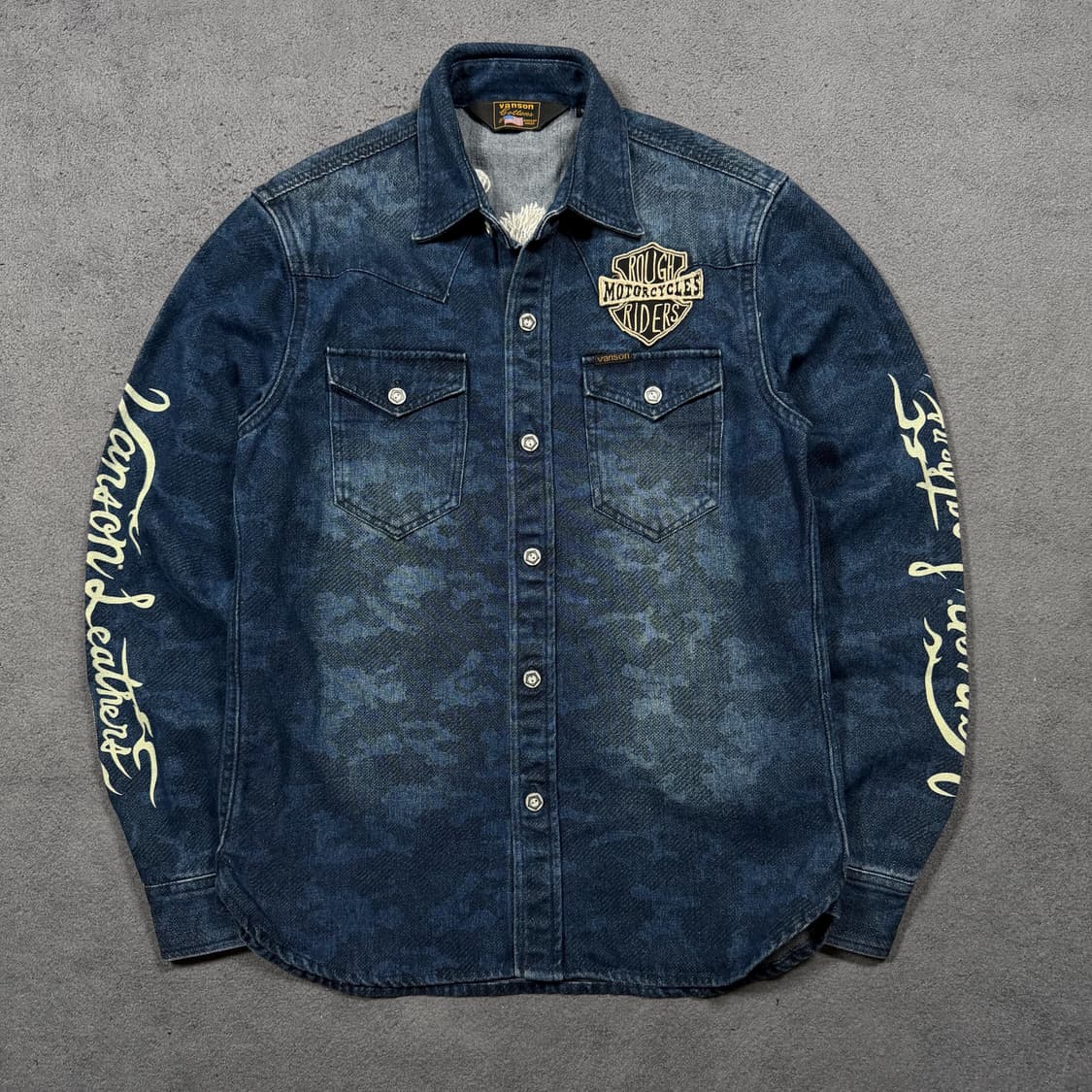 Vanson Leathers 밴슨 레더 카모 패턴 이글 자수 데님 자켓 상품이미지2