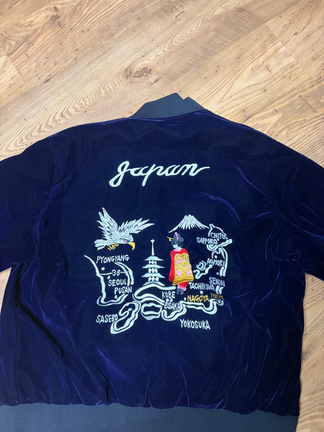 타이온 리버서블 타이거 벨벳 스카쟌 수베니어 자켓 상품이미지2