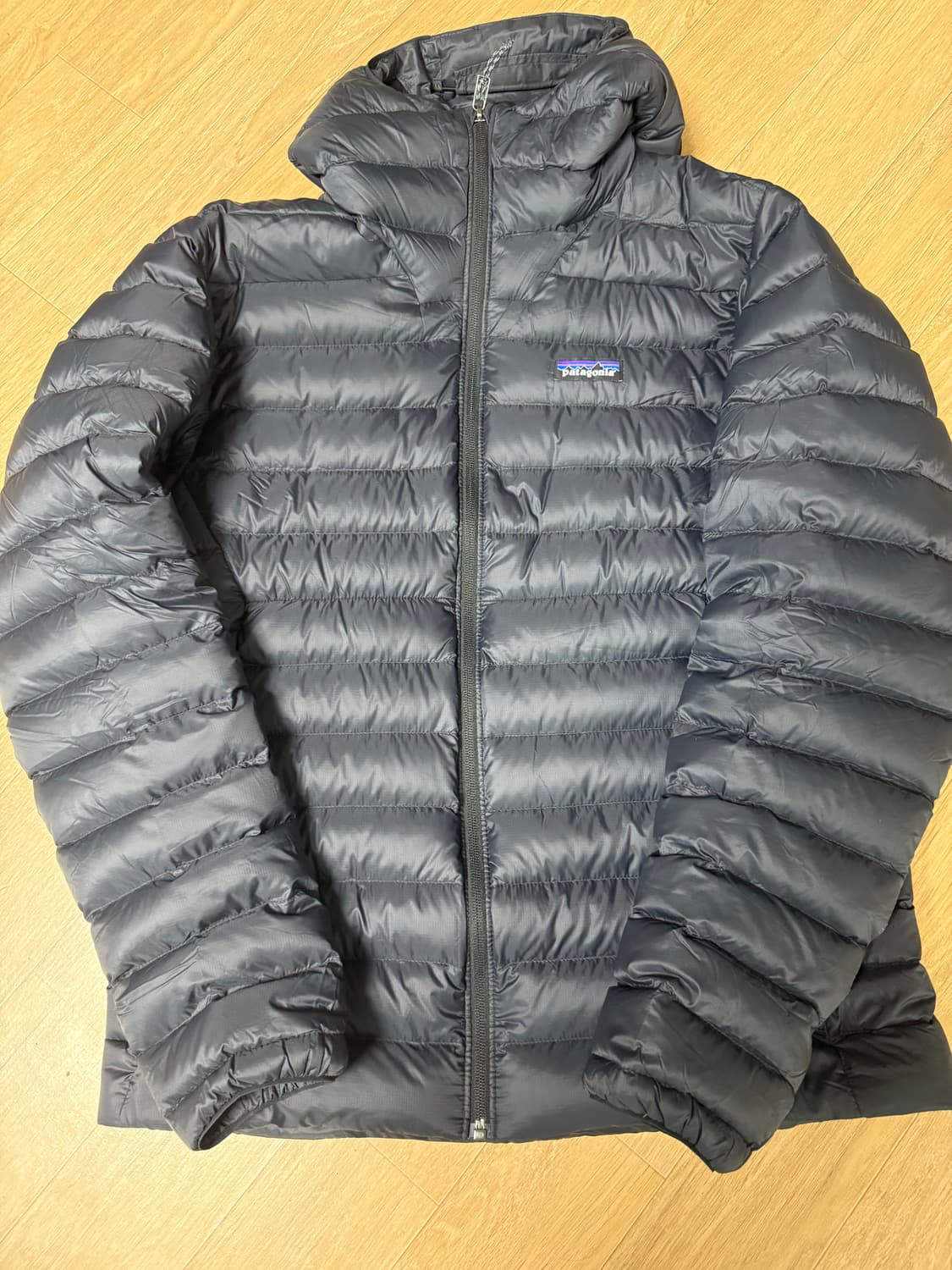 파타고니아 다운 스웨터 경량 패딩 블랙 M 상품이미지1