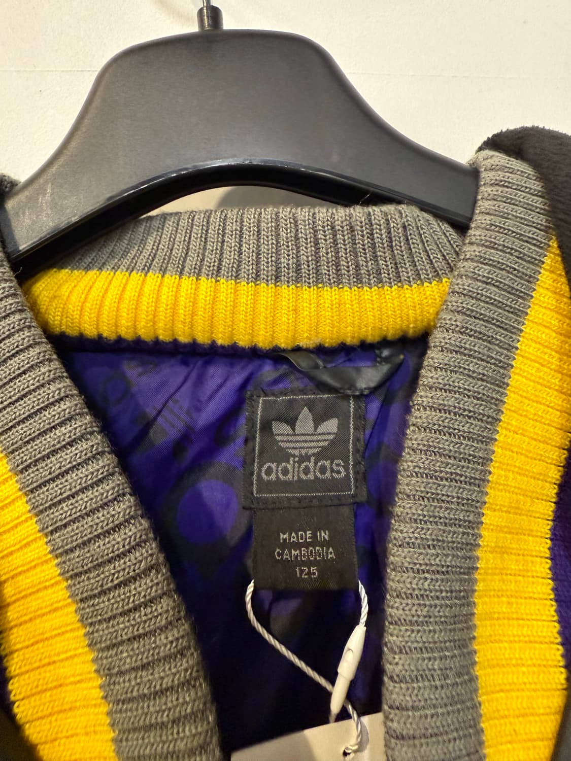 아디다스 블랙 퍼 패딩 상품이미지3