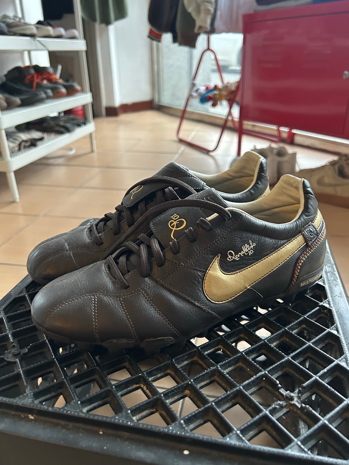 07 호나우지뉴 나이키 티엠포 축구화 265size 상품이미지1