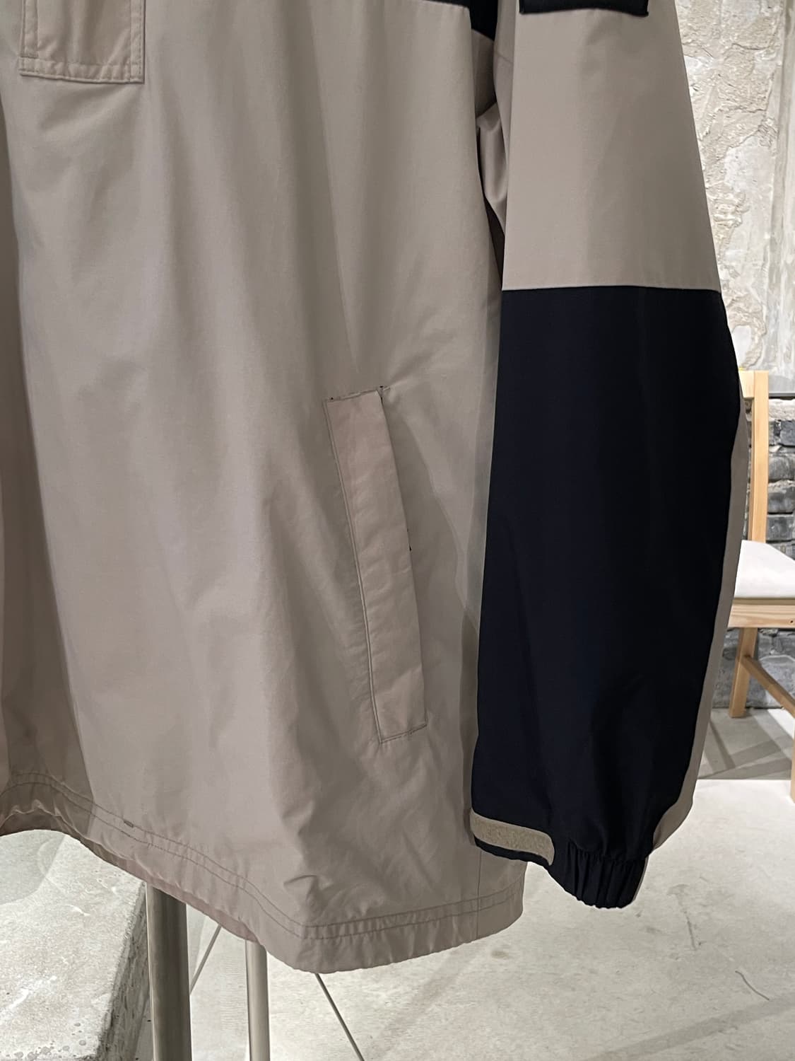 노스페이스 베이지 앤 블랙 나일론 아노락 상품이미지5