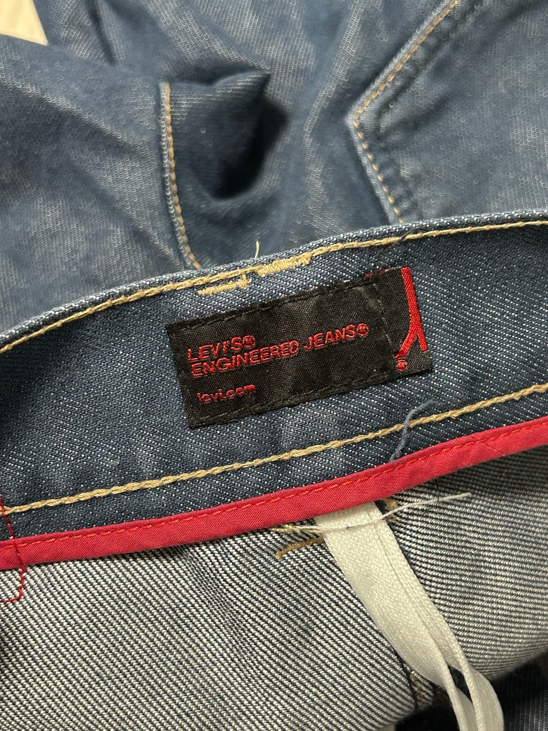 리바이스 엔지니어드진 절개 디테일 데님 팬츠 953 상품이미지4