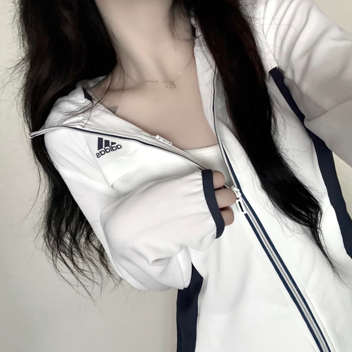 아디다스 화이트 네이비 후드집업 상품이미지1