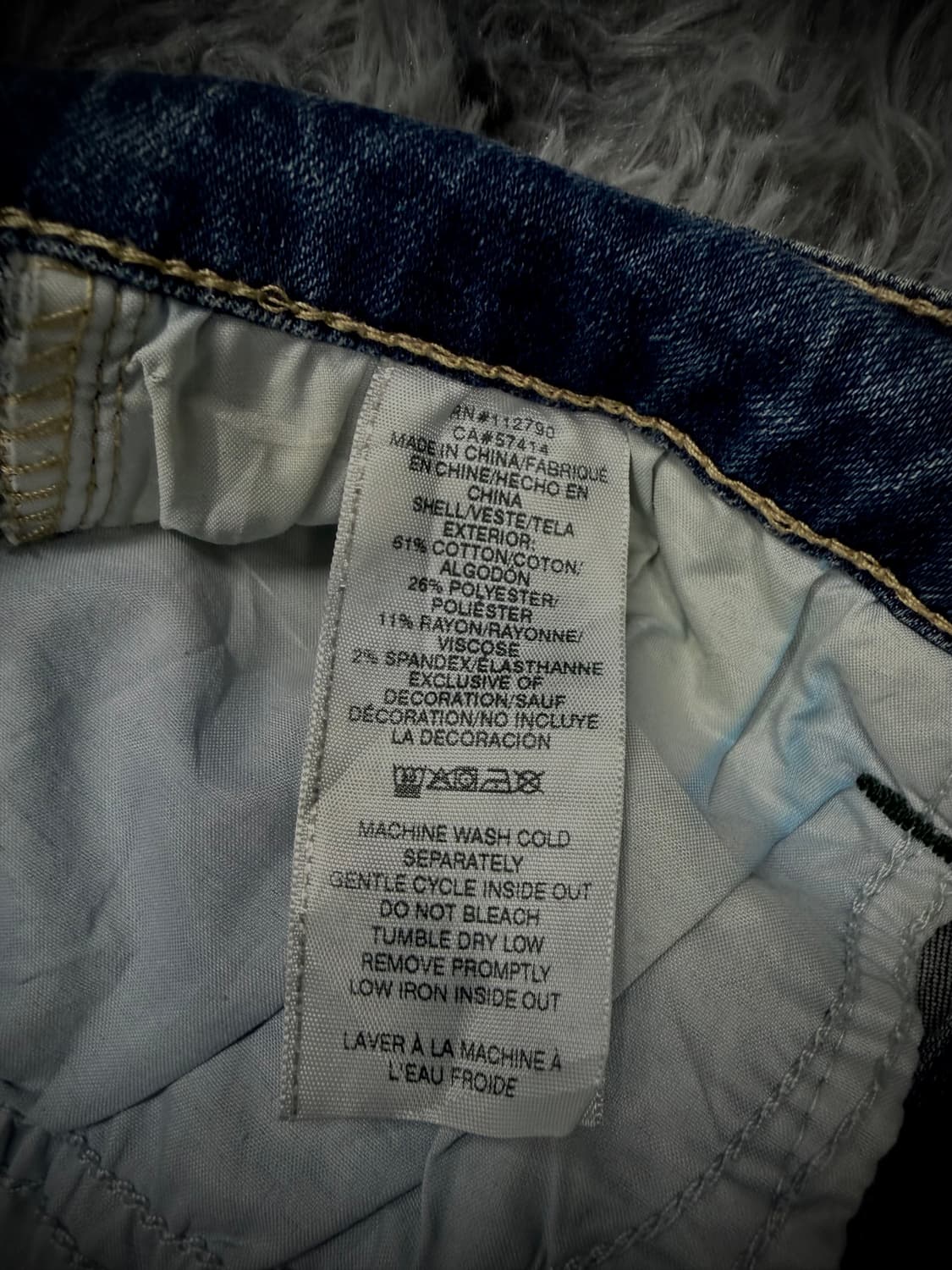 True Religion 금장 단추 워싱 데님 스커트 상품이미지10