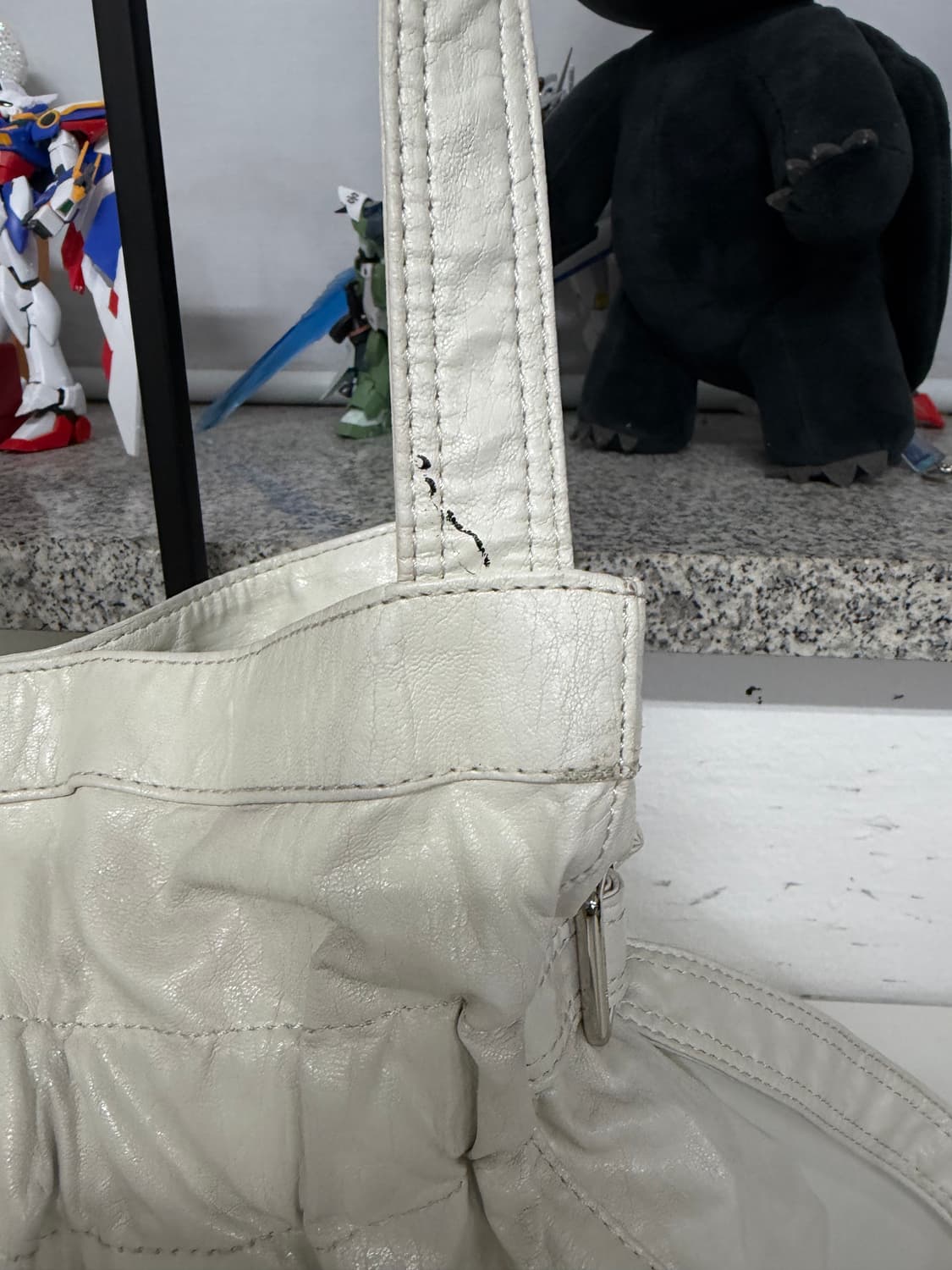 정품) 마뗑킴 셔링 숄더백  상품이미지5