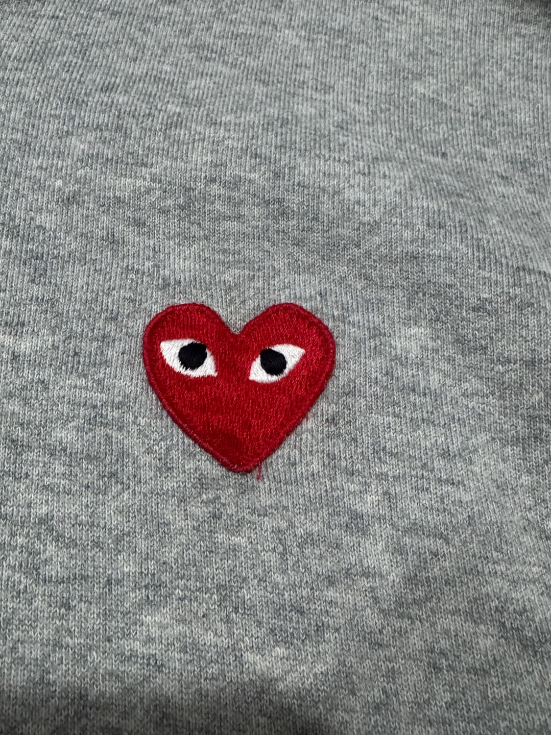 [M] 꼼데가르송 플레이 레드 와펜 후드티 상품이미지4