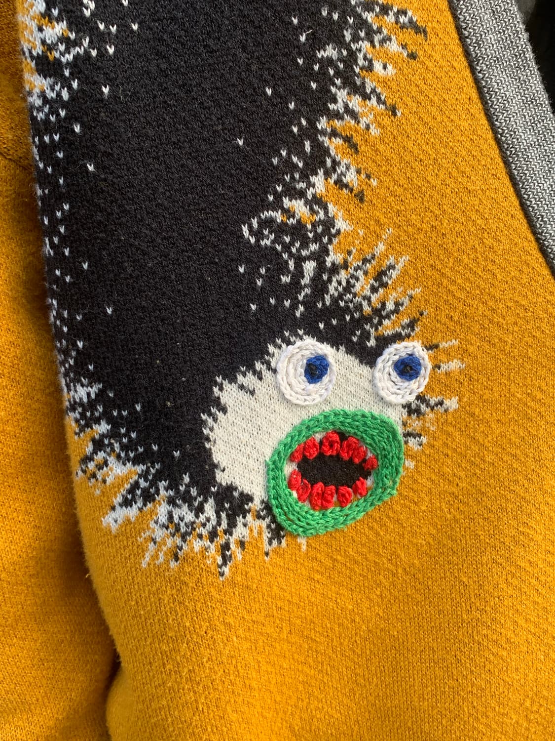 헨릭 빕스코브 몬스터 그래픽 가디건 (mustard) 상품이미지5