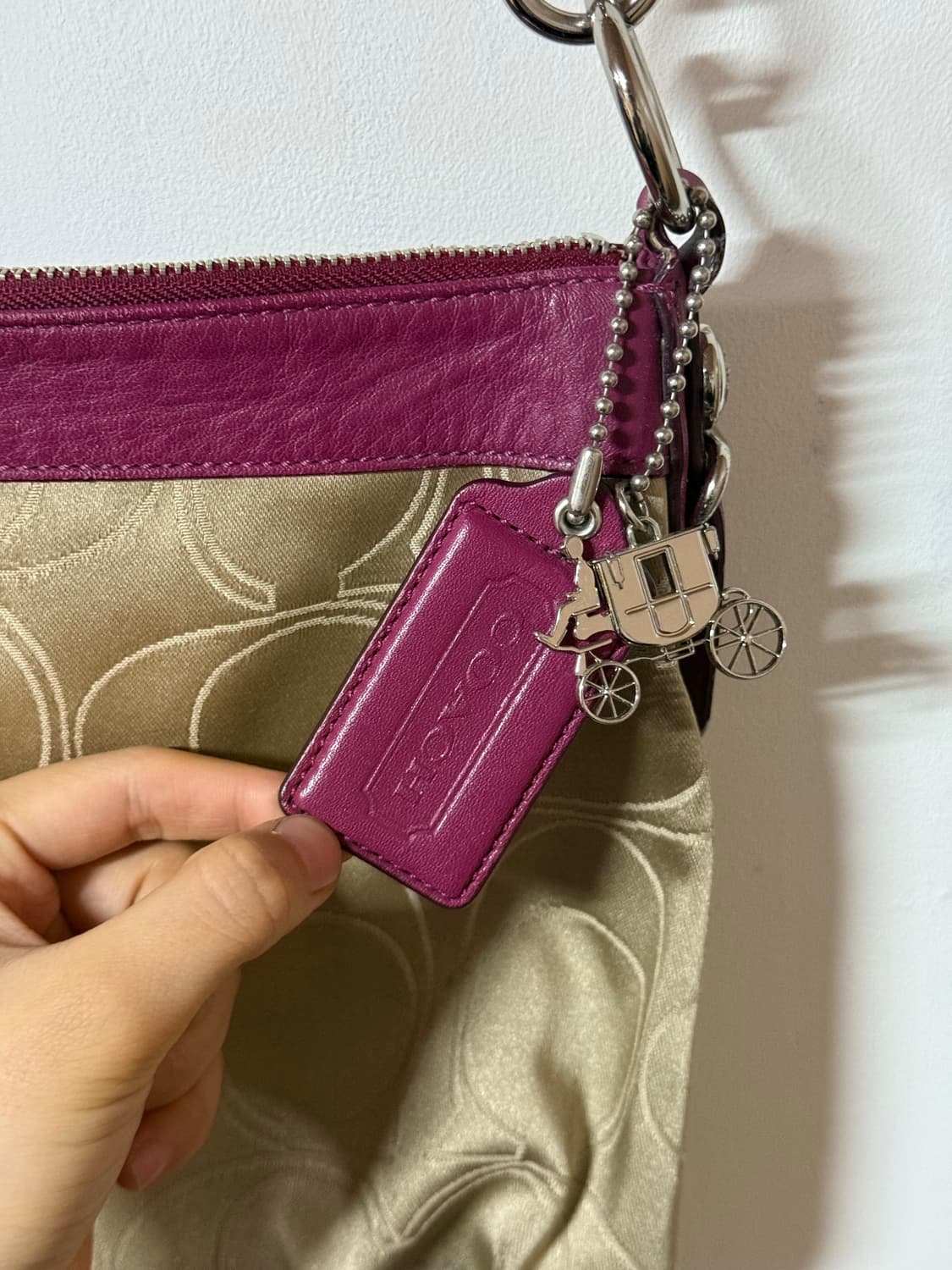 🩷코치 라즈베리핑크 시그니처 자카드 Y2K 숄더백 상품이미지6