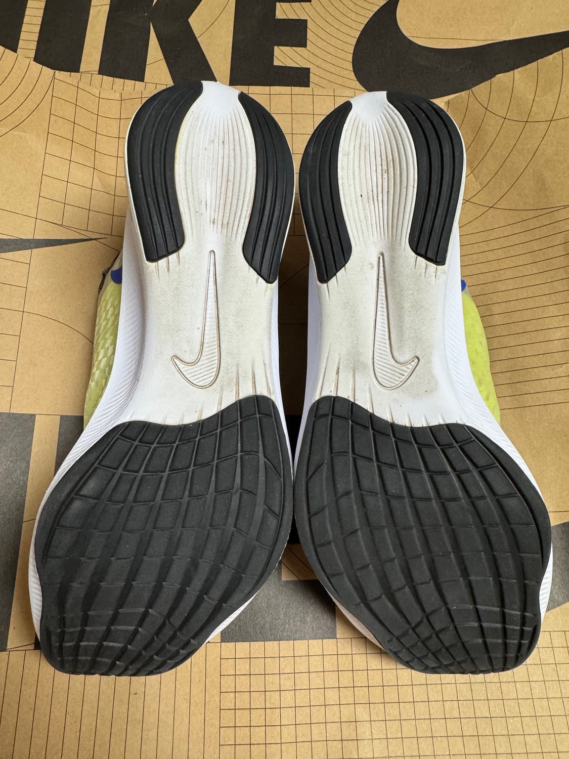 나이키 줌플라이3 런닝화 290 중고 상품이미지7