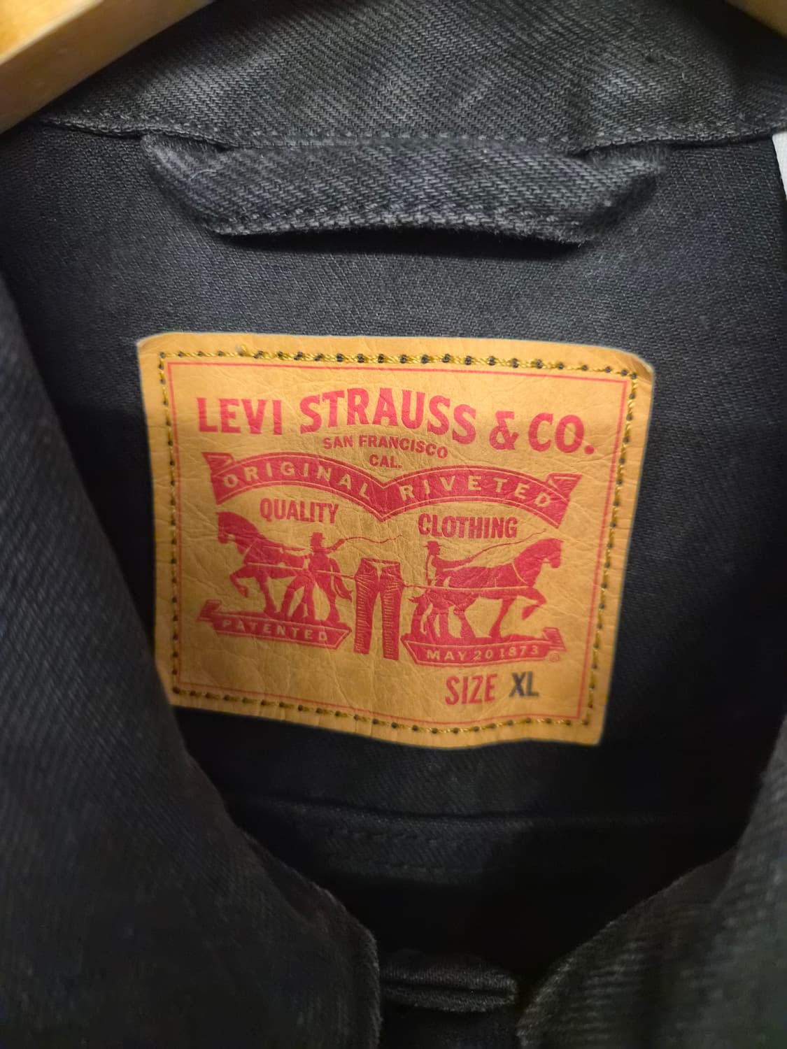 XL) 리바이스 블랙 데님 트러커 자켓 팝니다 상품이미지3