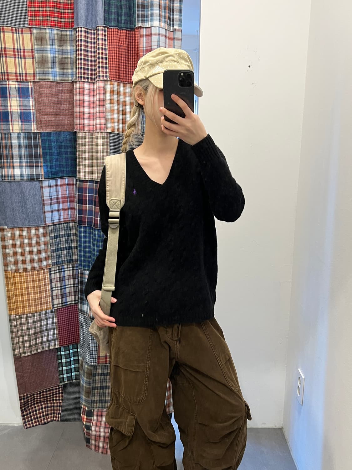 폴로 블랙 v넥 니트 상품이미지2