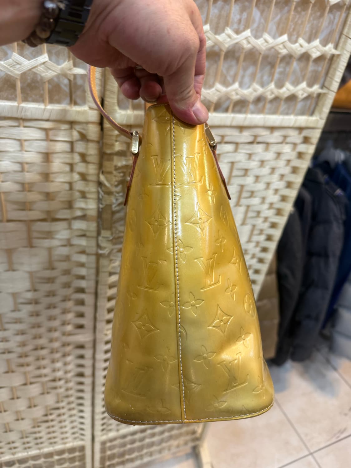 정품 루이비통 베르니 토트백 팝니다 상품이미지5