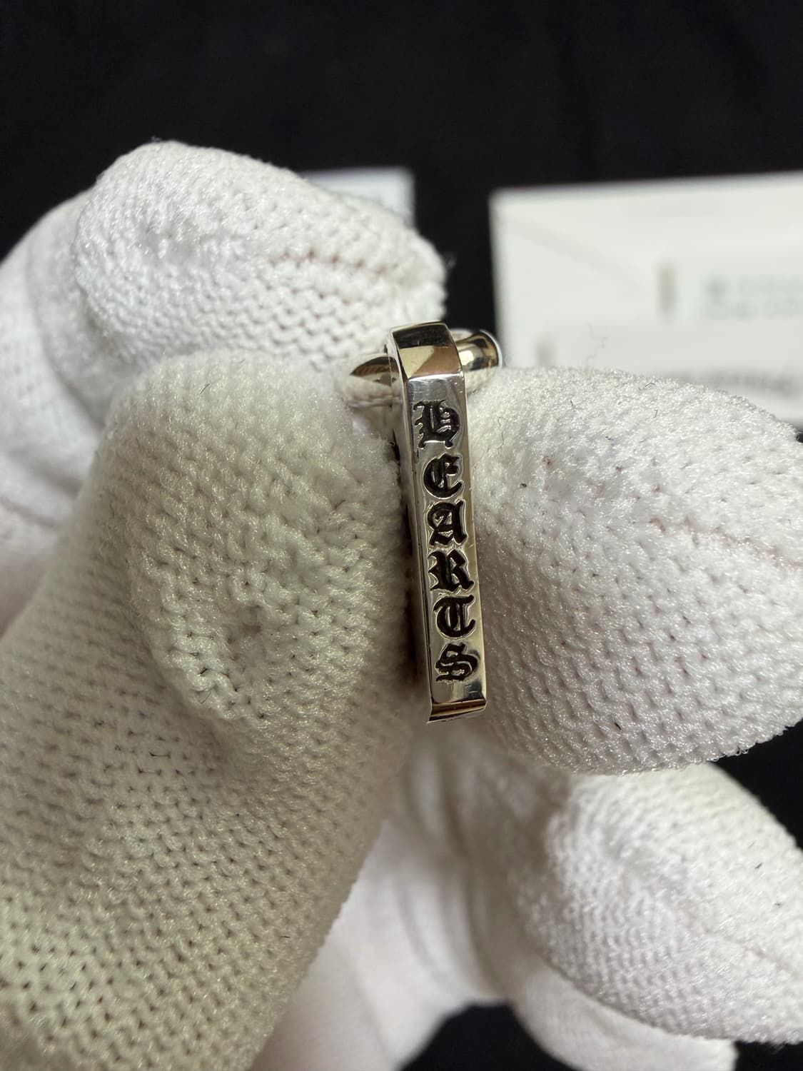 [새상품] 크롬하츠 타이니 컷아웃 크로스 도그택 상품이미지4