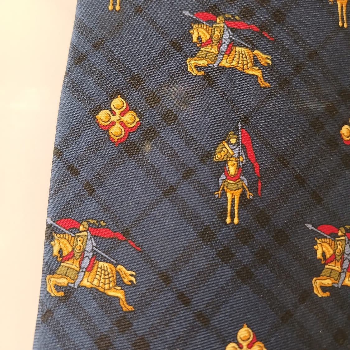 버버리 실크 블루 기사 패턴 넥타이 9.4cm A-~B등급 A19058
 상품이미지7