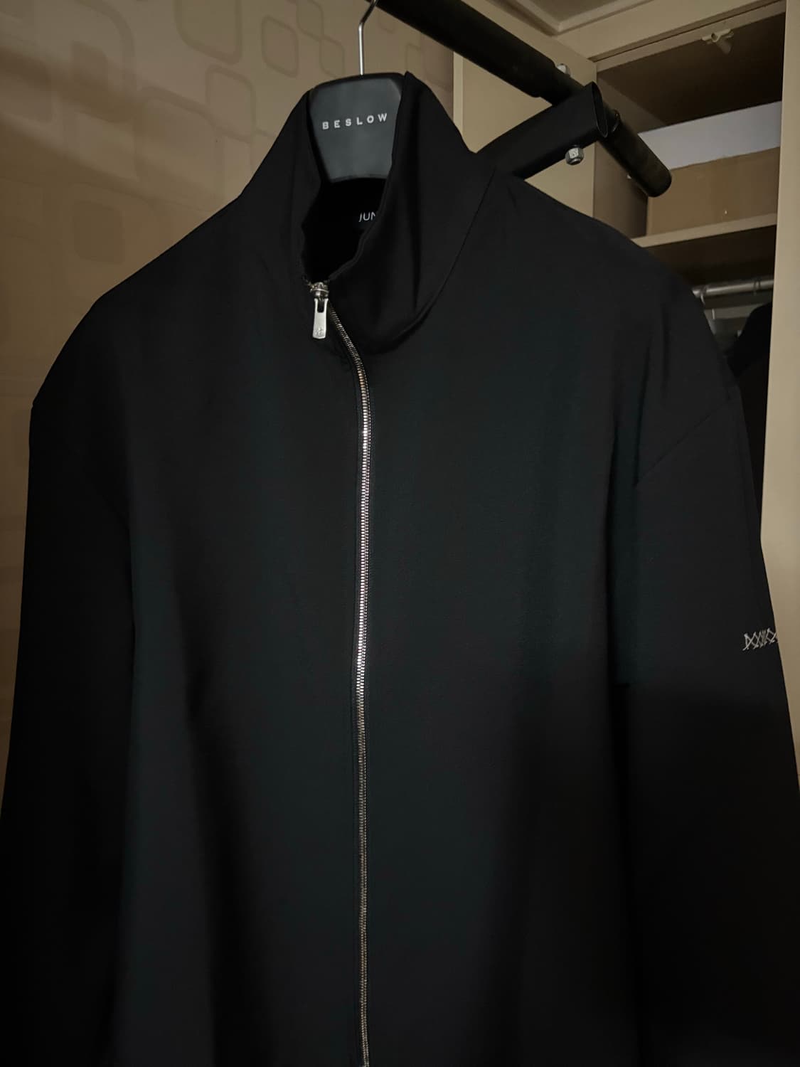 [L] 준느 j44 트윌 블랙 풀집업 상품이미지2