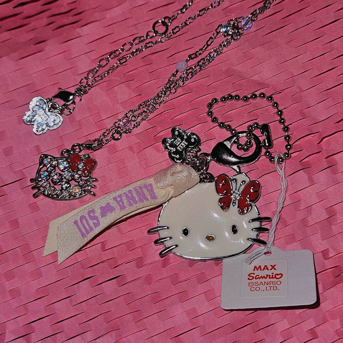 06s 안나수이 x 헬로키티 키링&목걸이 세트 상품이미지1
