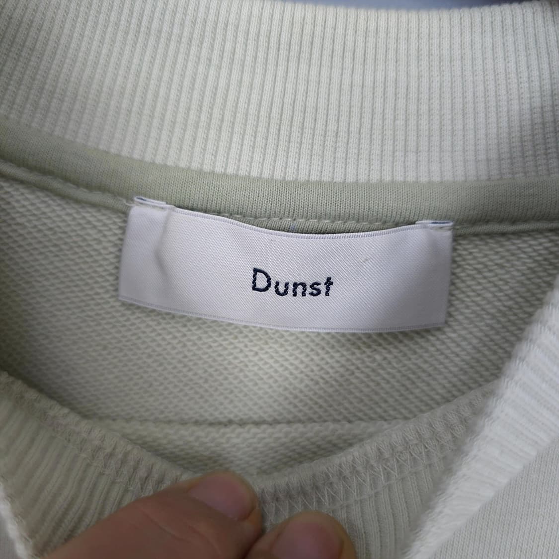 던스트 Dunst 유니섹스 모크넥 로고 크리즈 스웻셔츠 M 상품이미지8