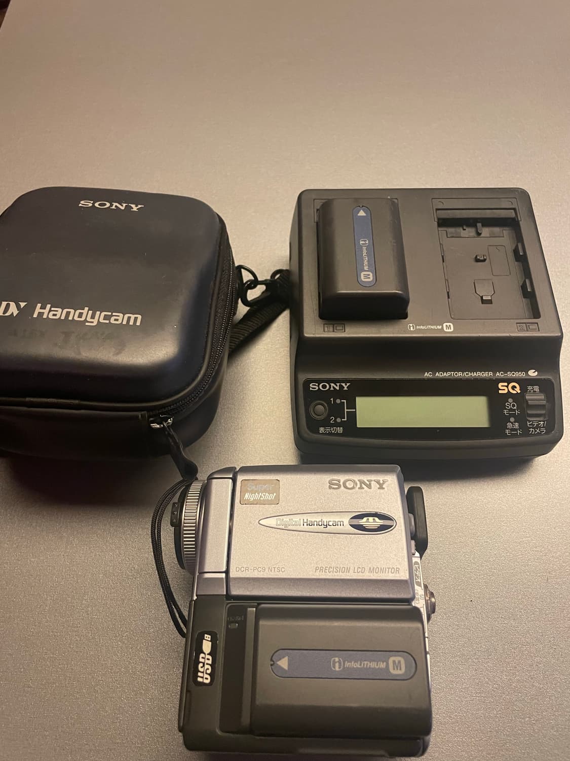 소니 MiniDV 핸디캠 DCR-PC9 모델입니다 상품이미지3
