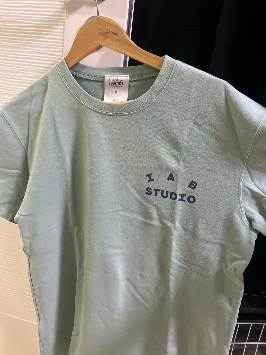iab studio x 리그오브레전드 반팔티 M size 상품이미지1