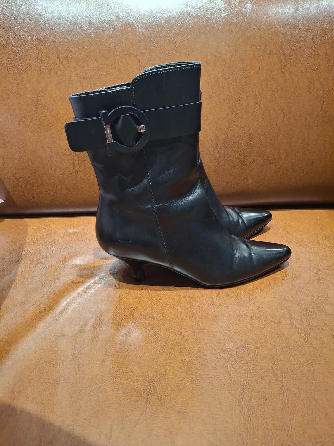 페라가모 블랙앵글부츠(밑창,굽 수선완료) 상품이미지3