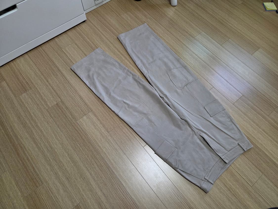 구호 KUHO 23SS 코튼 블렌드 카고 스트레이트 팬츠 상품이미지9
