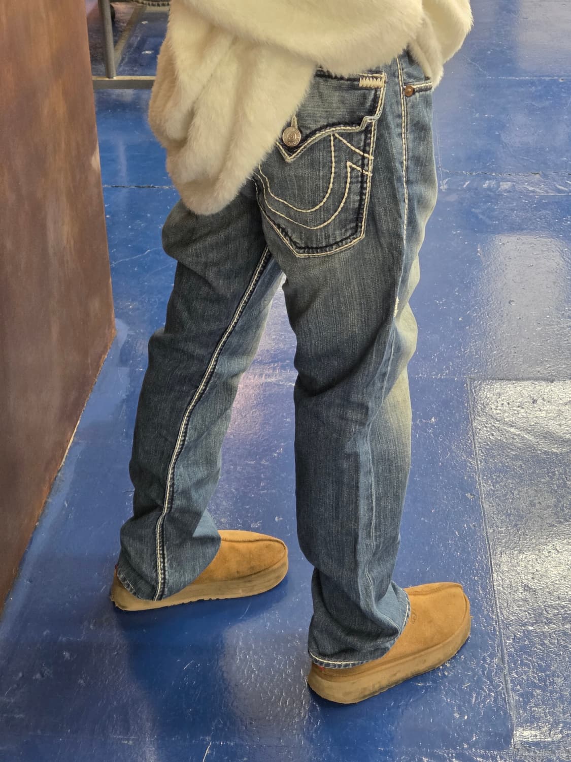 TR 트루릴리전 화이트 스티치 데님 팬츠 상품이미지1