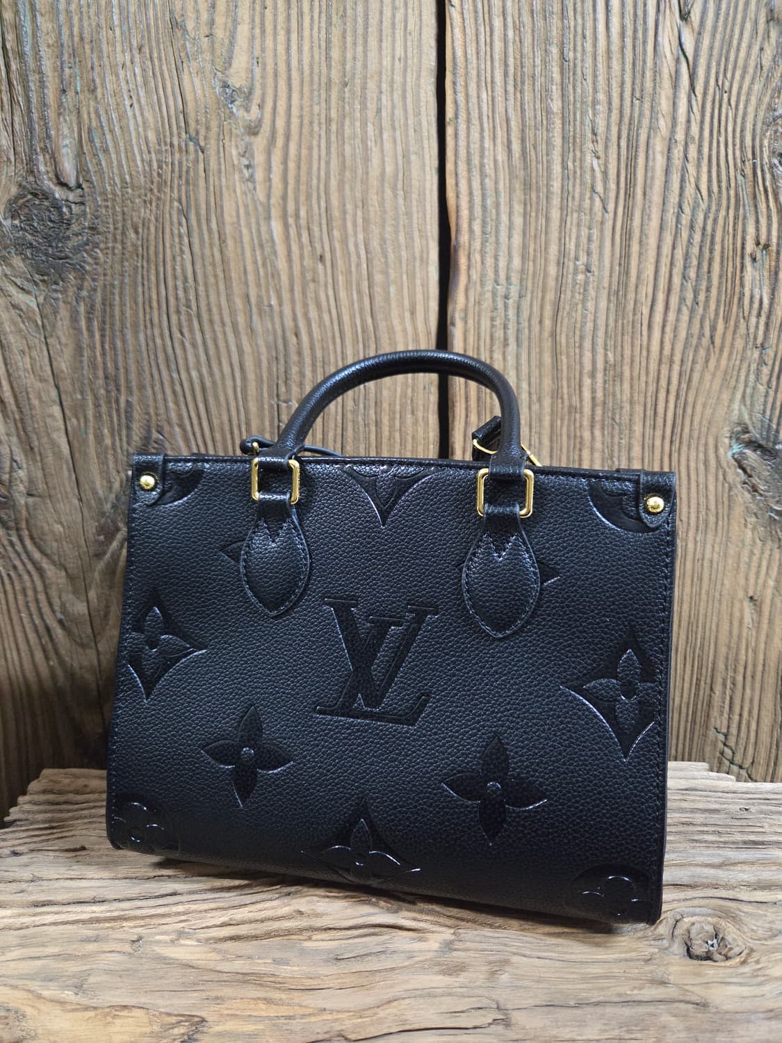 루이비통 온더고 PM 블랙 앙프랑트 토트백 상품이미지4