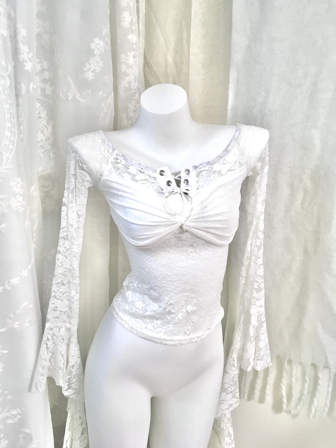 화이트 레이스 슬림 프릴 롱슬리브 상품이미지1