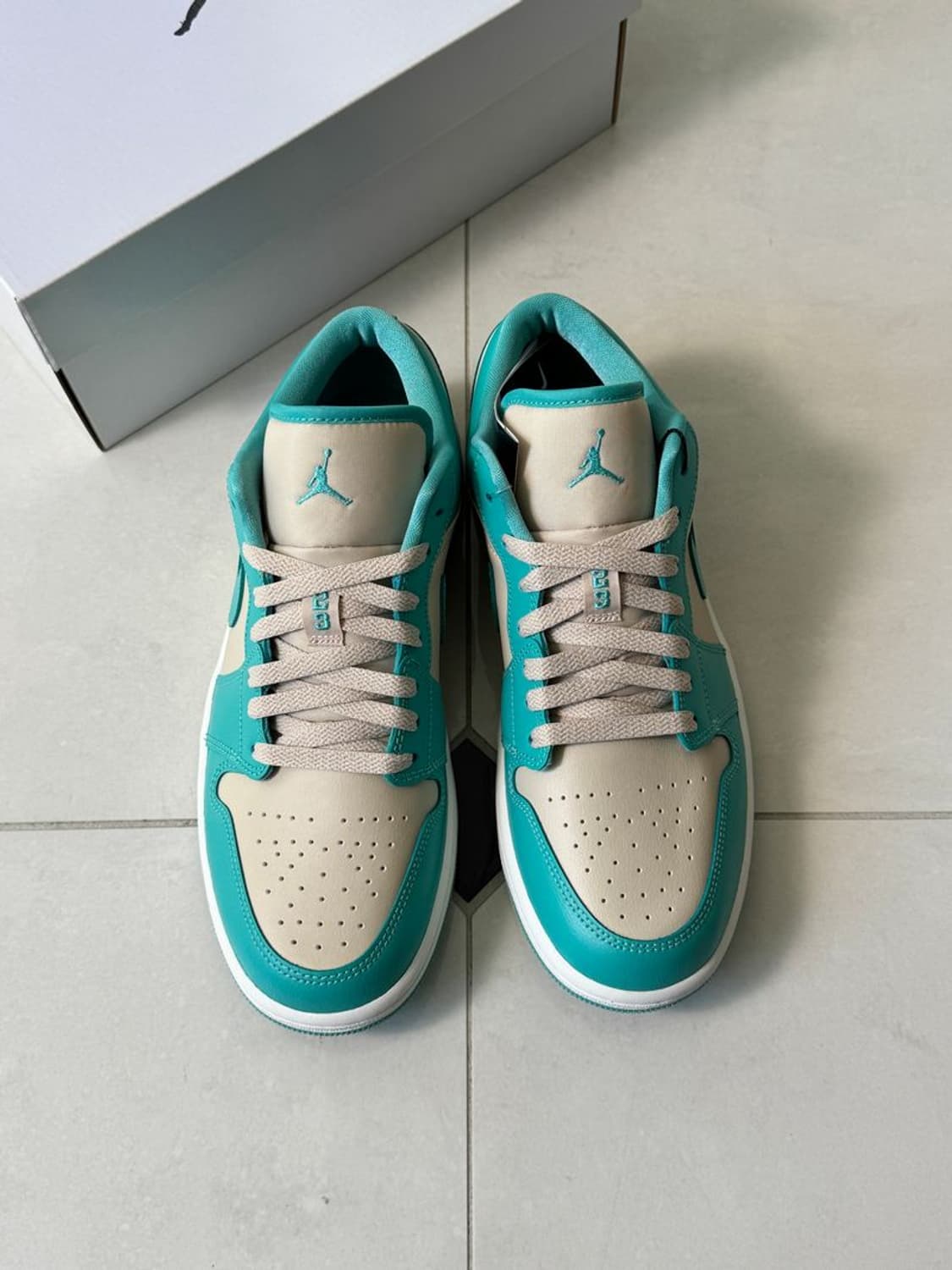 WOMENS AIRJORDAN 에어조던 1 9810422 상품이미지2