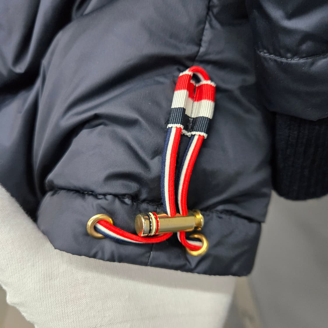 톰브라운 4BAR 금장 후드 롱패딩 6사이즈 상품이미지8