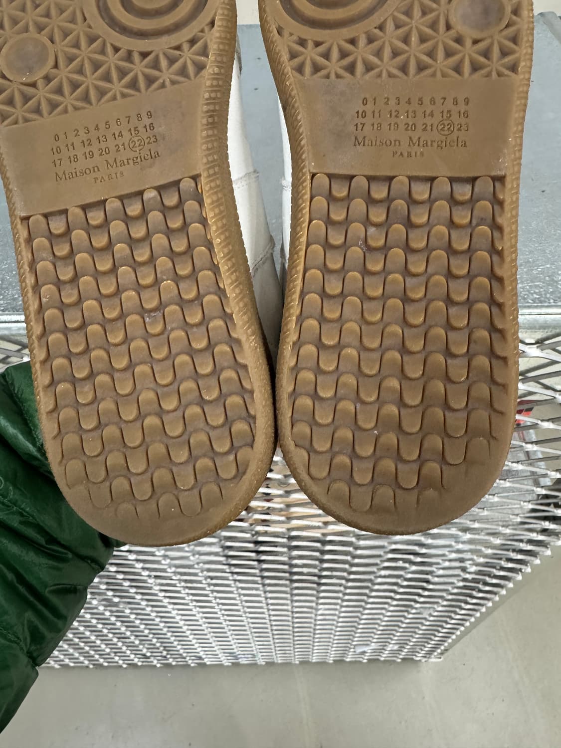 마르지엘라 페인팅 독일군 스니커즈 42 상품이미지7