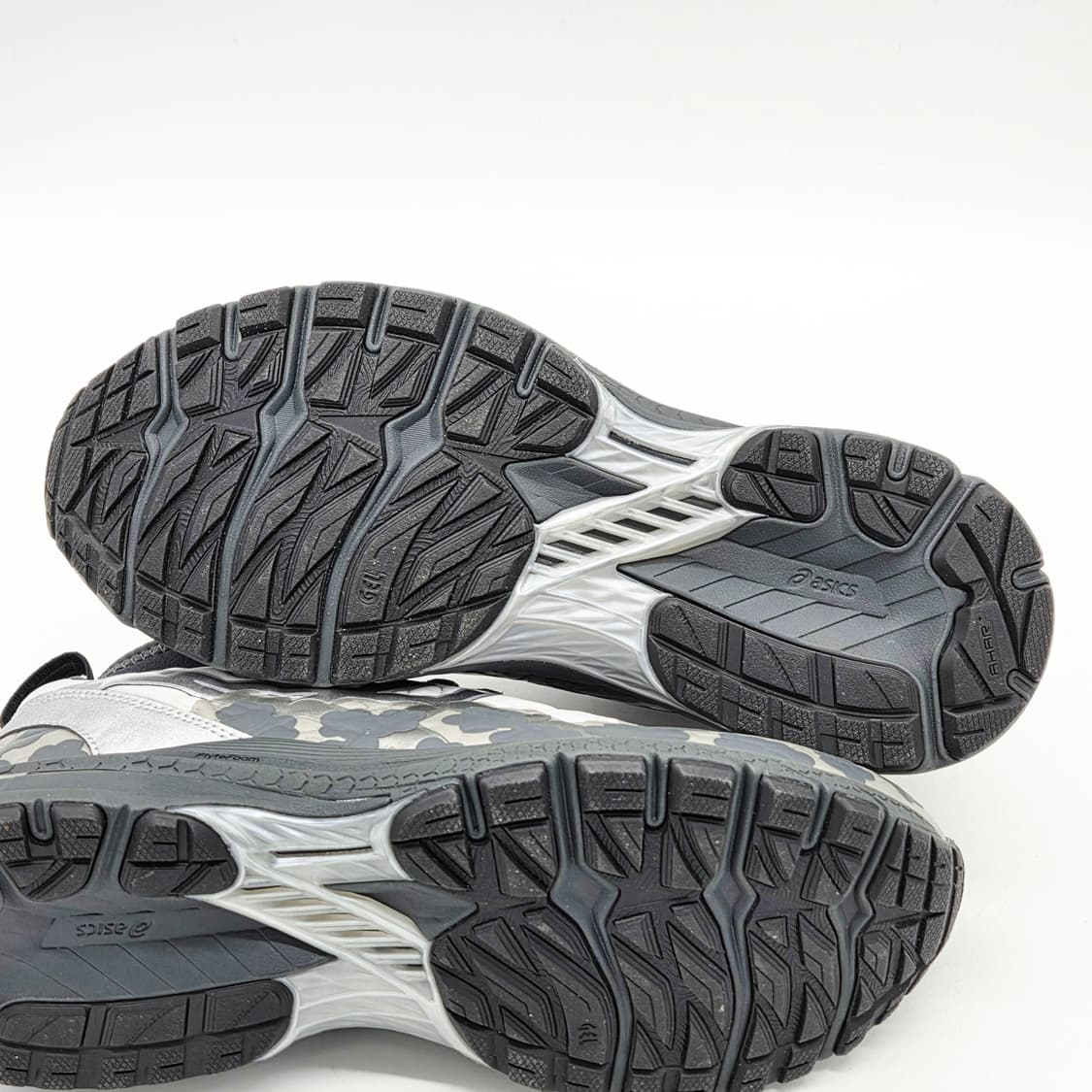  아식스 x 세실리에 반센 젤 터레인 MT 퓨어 실버 (25.25)  상품이미지3