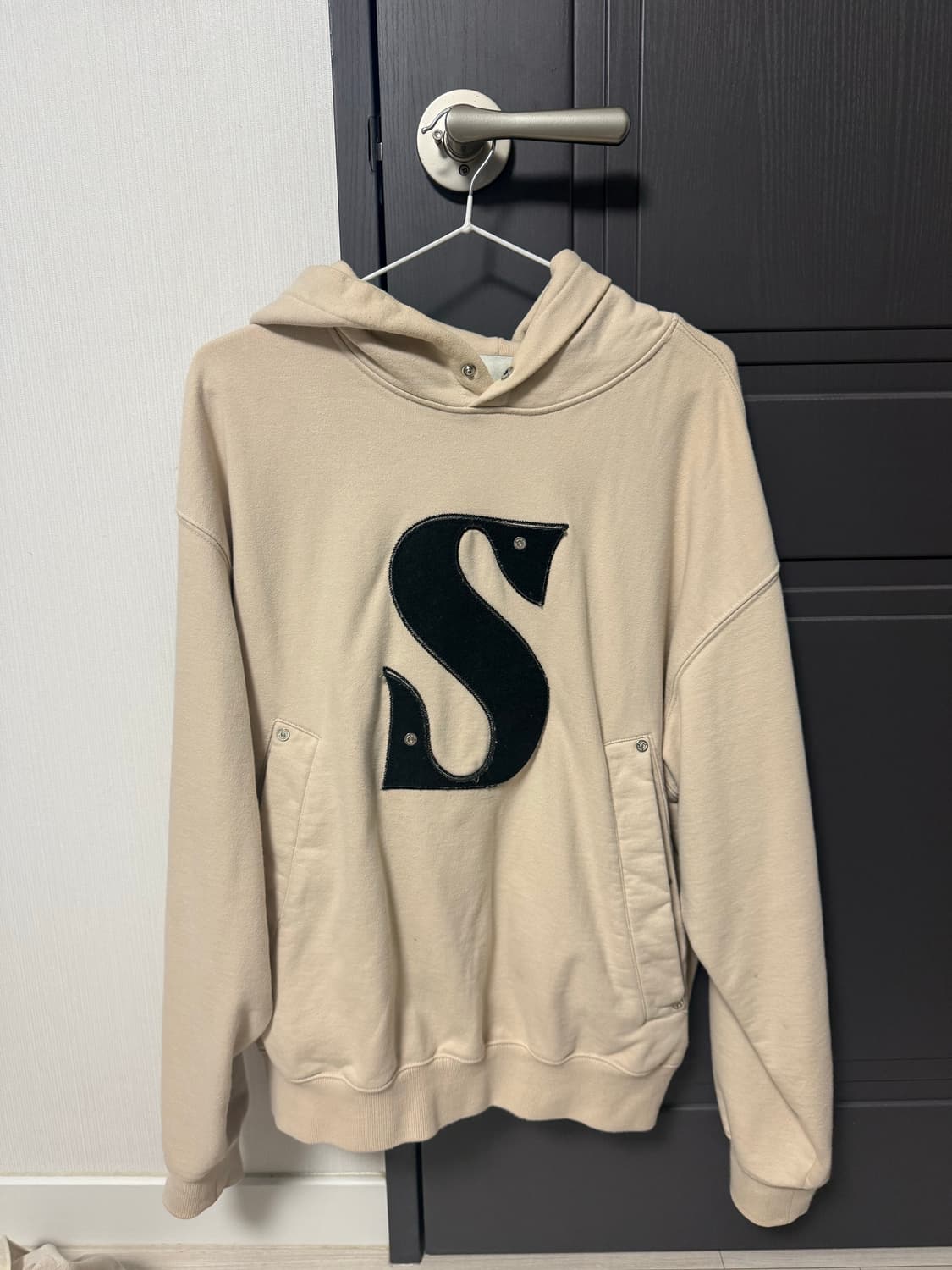 세터 아플리케 후드 바닐라크림 상품이미지3