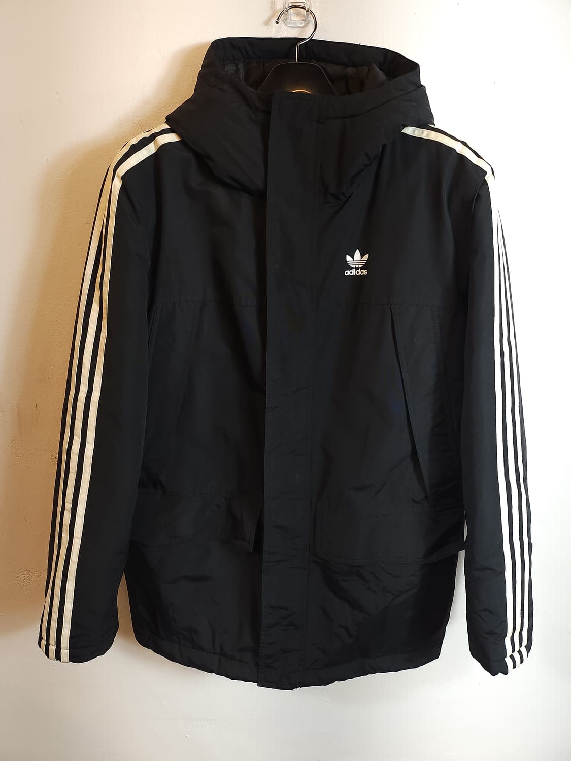 아디다스 블랙 바람막이 후드패딩 100 L 새제품급 상품이미지4