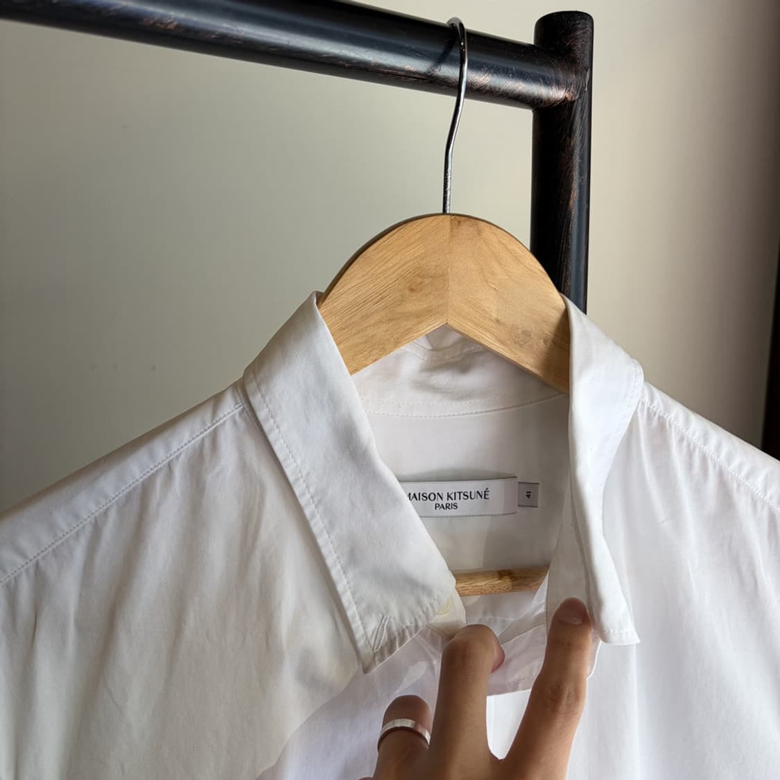 16691 - 메종키츠네 화이트 폭스헤드 셔츠 상품이미지3