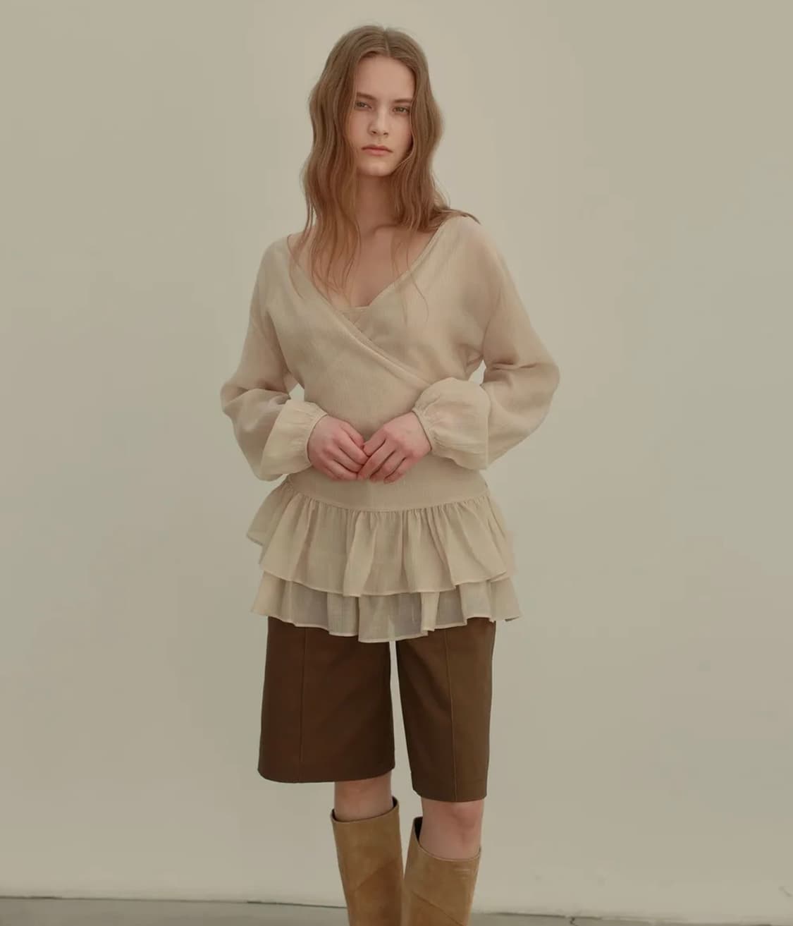 ouro FRILL BLOUSE SET-UP 아우로 프릴 블라우스 셋업 상품이미지1