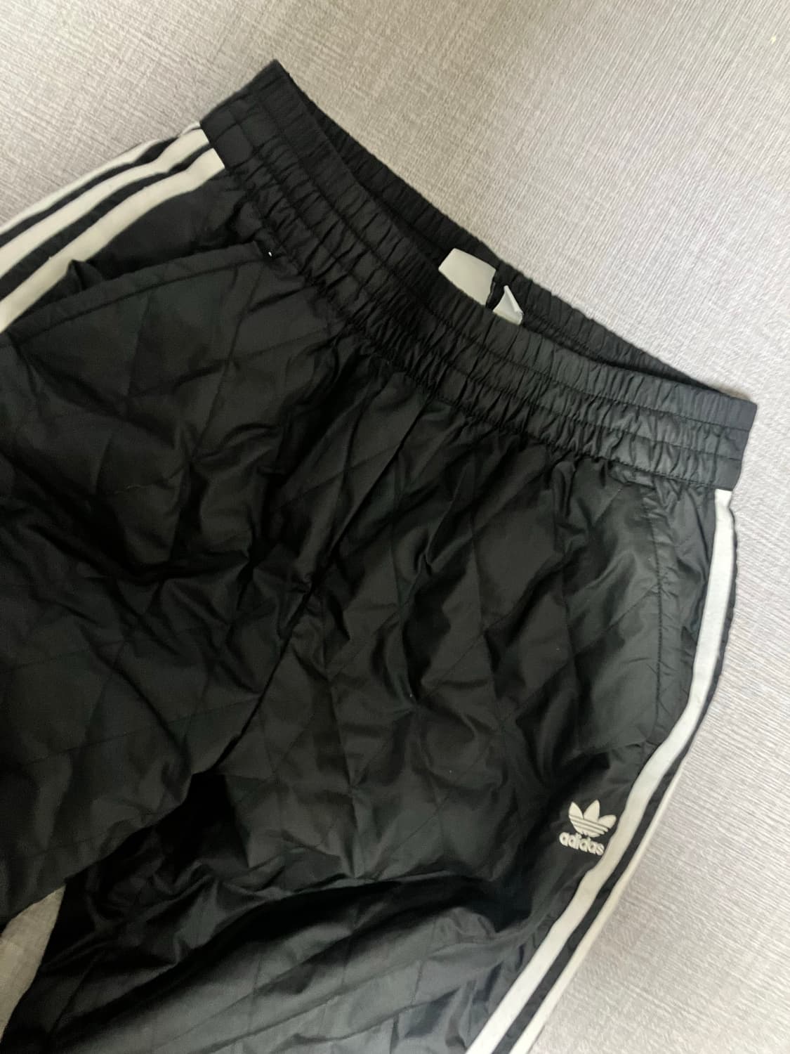 Adidas 아디다스 올드스쿨스트릿 대대장 사이드삼선라인 패딩팬츠 상품이미지2