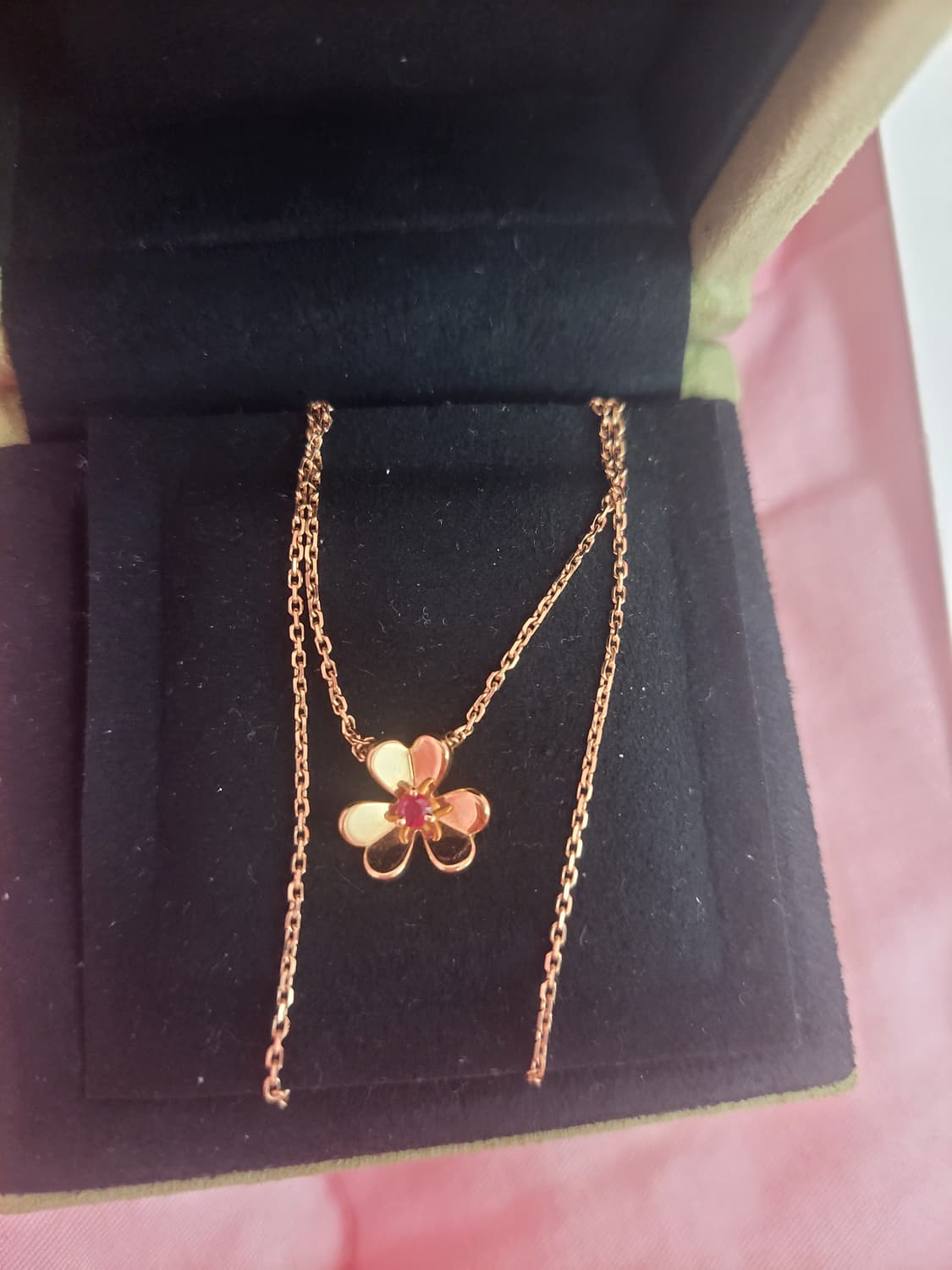 정품)급처상태좋음!반클리프&아펠 18k로즈골드 루비 프리볼미니펜던트목걸이 상품이미지7