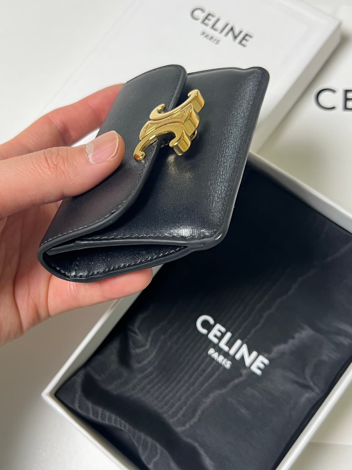 [정품] 셀린느 샤이니 카프스킨 카드지갑 블랙 상품이미지5