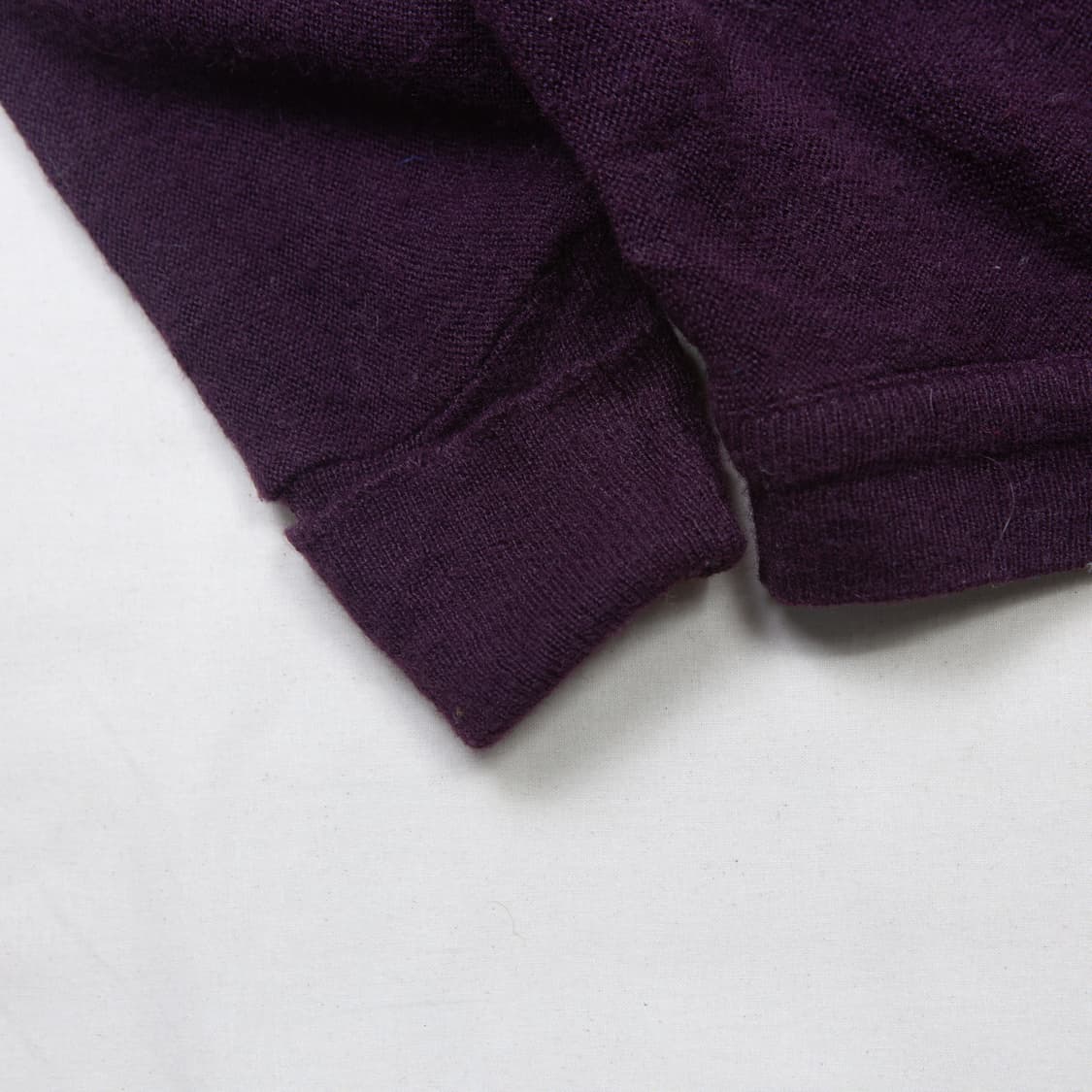 60s IZOD Lacoste 올른 아크릴 V 넥 스웨터 딥 퍼플 상품이미지4