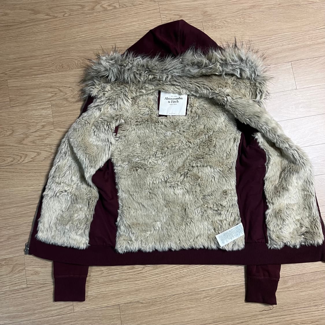 Abercrombie Deep Burgundy Wolf. Hooded z 상품이미지3